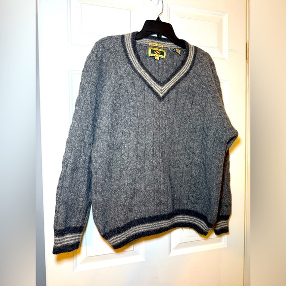 Joseph Abboud Handloom 100% Wool Gray Cable Knit V Neck Sweater Large Heavy - Picture 1 of 8